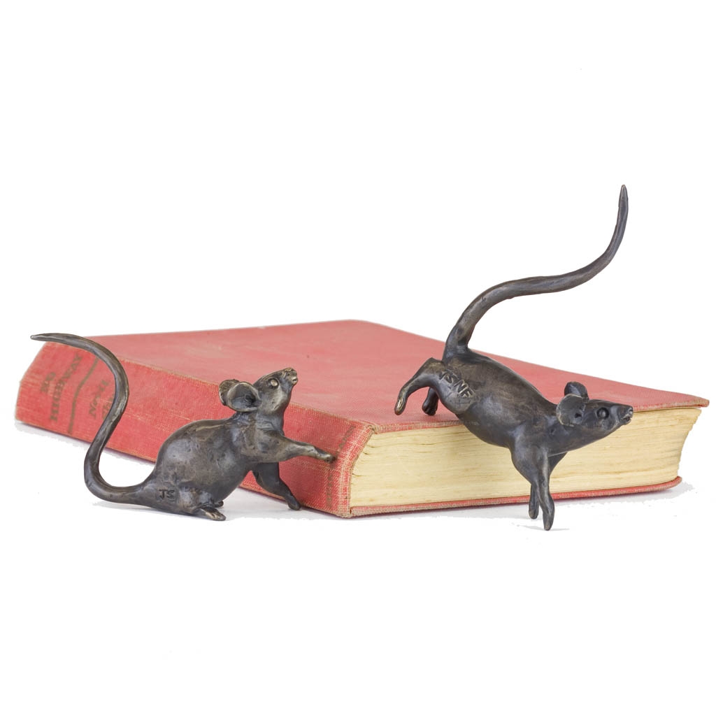 Bronze Mouse Sculpture: Playing Mouse by Jonathan Sanders - Image 6